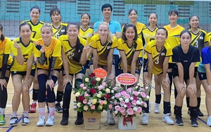 Đội bóng chuyền nữ sở hữu cặp đôi đặc biệt nhất Việt Nam sắp chạm mốc thành tích quan trọng