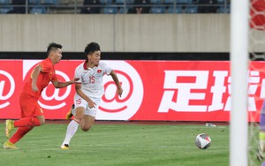 Nhiệm vụ kép của đội tuyển Việt Nam