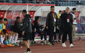 ĐT Việt Nam đấu Philippines: Chờ tài 'dụng nhân' của HLV Troussier 