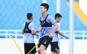 HLV Troussier lo 'vá' hàng phòng ngự đội tuyển Việt Nam