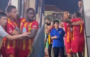 Ngoại binh Thanh Hóa văng tục ở trận cầu căng thẳng với Bình Định, lộ một loạt hình ảnh xấu xí xảy ra sau trận