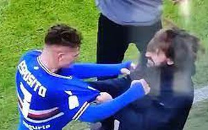 Pirlo ngỡ ngàng vì bị học trò túm cổ lắc như một con búp bê