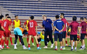 CĐV hoang mang vì ĐT Việt Nam gặp vấn đề lớn ngay trước thềm giải châu Á