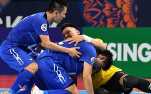 Ngoại binh lập hat-trick, CLB của Việt Nam ngược dòng kịch tính ghi 6 bàn vào lưới nhà vô địch Uzbekistan để giành hạng 3 châu Á