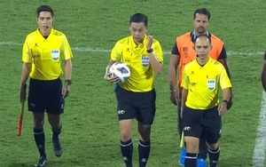 Trọng tài chuẩn FIFA của Việt Nam bị dân mạng châu Á tấn công sau quyết định rút thẻ đỏ gây tranh cãi tại AFC Cup