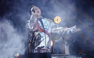 Trung Quân Idol mang loạt ca khúc hit hát tặng khán giả giữa trời giá rét