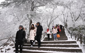 Tuyết rơi hiếm thấy ở miền Nam Trung Quốc