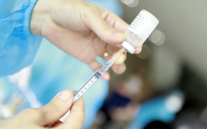 Việt Nam đang dự trữ hơn 400.000 liều vaccine Covid-19