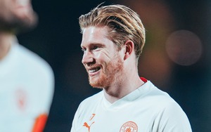 De Bruyne trở lại tập luyện, CĐV Man City hào hứng gọi tên huyền thoại sống