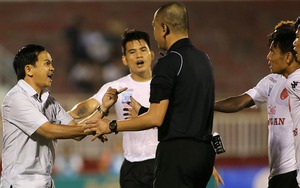 Người hùng AFF Cup 'góp công' tạo ra một trong những bê bối đáng quên nhất lịch sử V-League