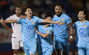 HLV Trần Công Minh: 'Gay cấn cuộc đua ngôi đầu V-League'