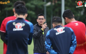 CĐV Thái Lan không tin nổi trước thống kê kém cỏi của HLV Kiatisuk và HAGL, đưa ra lời khuyên cho ‘Zico Thái’