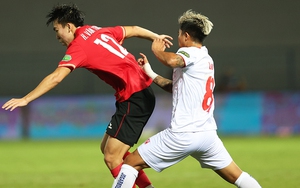 Từ chuyện HLV Troussier và Gong Oh Kyun: Dùng cầu thủ trẻ, sao vẹn đôi đường?