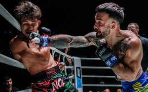 Xót xa Nguyễn Trần Duy Nhất bị đấm trúng mặt, gục xuống sàn bất động trước 'quái vật' Bosnia