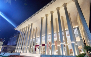 Nhà hát Hồ Gươm nằm trong Top 10 nhà hát opera tuyệt vời nhất thế giới