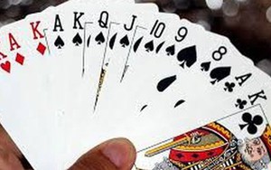 Bắt quả tang 4 cán bộ Chi cục dự trữ Nhà nước huyện Hà Trung, Thanh Hóa đang đánh bạc
