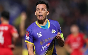 Văn Quyết toả sáng: Thầy Park nhầm nhưng HLV Polking thì không!