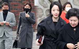 Lee Young Ae gây sốt ở đám cưới gia tộc Hyundai, ai dè bị khí chất của nữ MC kiêm con dâu nức tiếng giới tài phiệt đè bẹp