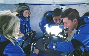 YouTuber bá đạo, chi hẳn 32 tỷ du hành vũ trụ, bay vào không gian để làm nội dung cho người xem