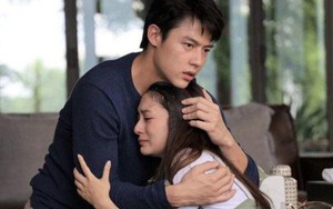 Thấy vợ đứng hồi lâu trước gương, tôi xót thương đưa cô ấy 50 triệu