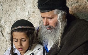 Người Do Thái dặn con muốn giàu có phải tránh xa 3 kiểu bạn bè "độc hại": Loại thứ 2 tưởng tốt nhưng đang kéo bạn thụt lùi