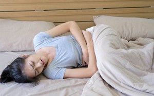 3 dấu hiệu tưởng chẳng liên quan nhưng lại ngầm cảnh báo ung thư buồng trứng, mong rằng bạn không có điều nào