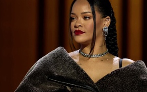 Rihanna gây sốc khi mang thai lần thứ hai: 'Làm mẹ là tất cả'