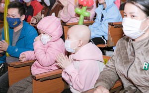 'Thắp sáng ước mơ - Gửi trao hy vọng' tới bệnh nhi ung thư