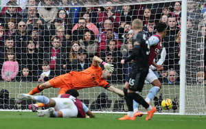 CĐV Arsenal bất ngờ cảm ơn 'nhân tố bí ẩn' của Aston Villa sau trận thắng cảm xúc