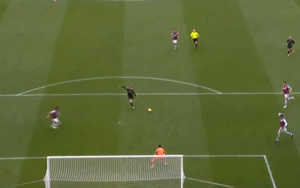 CĐV Arsenal đòi 'xử' Odegaard sau pha bỏ lỡ trước khung thành trống