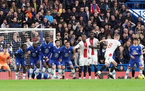 Chelsea thua sốc trước đội bét bảng, 600 triệu mua sắm 'đổ sông đổ biển'