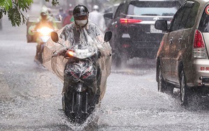 Thời tiết hôm nay: Nam Bộ có mưa rào và dông