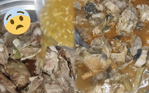 Nấu món xà bần sau Tết của người miền Tây, cô gái khiến dân mạng 'sợ hãi' vì lý do này! 