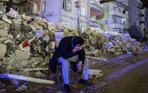 Hiện trường đau lòng khi Thổ Nhĩ Kỳ tiếp tục hứng chịu động đất kép sau 2 tuần kể từ thảm họa khiến 47.000 thiệt mạng