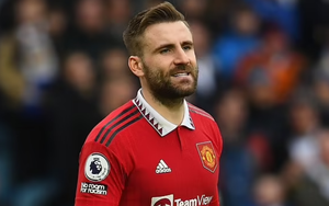 Nhìn ảnh này mới thấy nghị lực phi thường của Luke Shaw