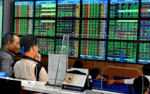 Chứng khoán ngày 22/2: Lực bán dâng cao cuối phiên, VN-Index sụt gần 28 điểm