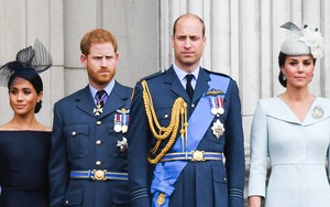 Tình cảnh đối lập hoàn toàn giữa hai cặp đôi hoàng gia: Đều bứt khỏi vòng an toàn nhưng người được khen hết lời, người bị chế giễu muôn nơi 
