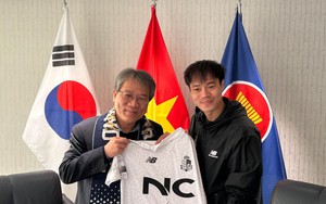 Văn Toàn được Đại sứ Việt Nam tại Hàn Quốc động viên tinh thần