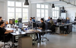 Chàng trai nhất quyết không về nối nghiệp kinh doanh gia đình, chấp nhận làm văn phòng lương 8 triệu/tháng vì "người có bằng cấp phải làm việc cao sang, không hoạt động chân tay"