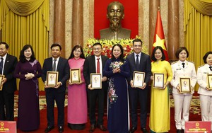 Ngày Thầy thuốc Việt Nam: Quyền Chủ tịch nước gặp mặt, tri ân các thầy thuốc