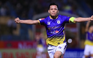 Ở một nền bóng đá khác, Văn Quyết xứng đáng với mọi lời tôn vinh trân trọng nhất