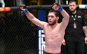 'Khabib của Tajikistan' Nurullo Aliev giành chiến thắng lịch sử tại UFC