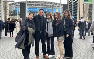 HLV Kiatisuk và nhà tài trợ gây tranh cãi V-League dự khán trận MU vs Newcastle