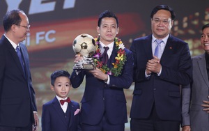 Những ngôi sao có thể 'đổi vận' dưới thời HLV Troussier: Có Văn Quyết và cả 'Ronaldo Việt Nam'