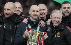 Tin nóng bóng đá sáng 27/2: Nhà báo thân Ronaldo mỉa mai MU và Ten Hag, Messi gia nhập 'FC 700'