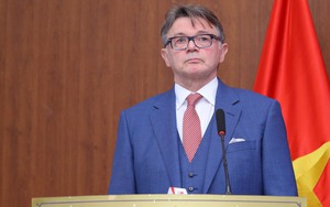 Tham vọng lớn từ 5 năm trước và bài toán hóc búa cho HLV Troussier với mục tiêu World Cup