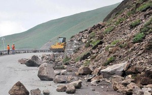 Động đất mạnh tại Tân Cương, Trung Quốc