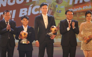 Giữa tranh cãi về Văn Quyết – Tiến Linh, QBV 2022 nên thuộc về người khác?