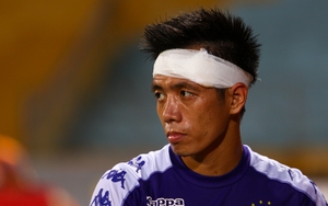 Có ai như Văn Quyết - Quả bóng Vàng lầm lũi đá bóng giữa những thị phi?