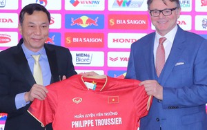 Báo Trung Quốc đưa tin nhầm lẫn về HLV Troussier, sợ đội nhà bị đánh bại bởi tuyển Việt Nam